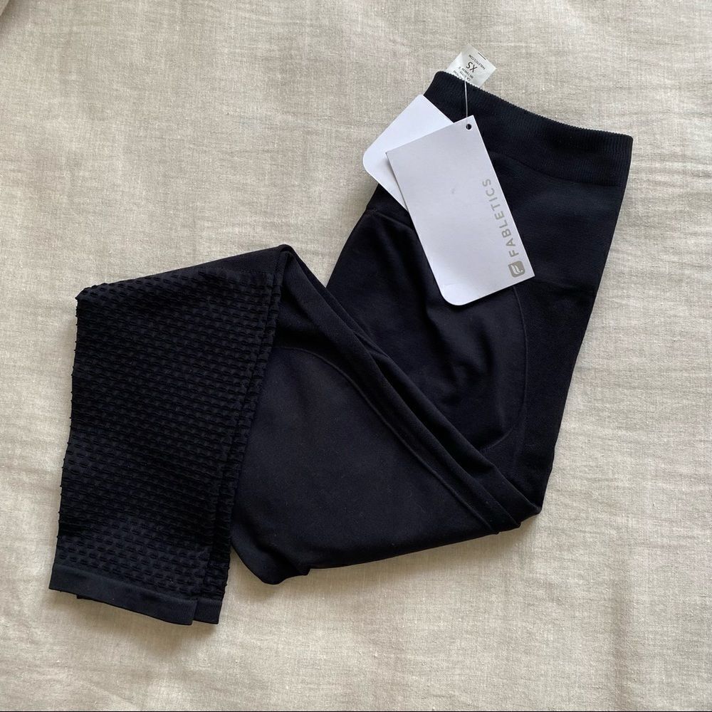 Fabletics High-Waisted Seamless Mesh Leggings - Picture 4 of 5